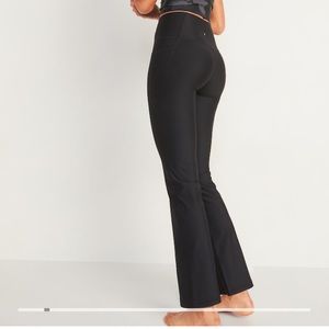Old Navy black flair compression leggings in tall